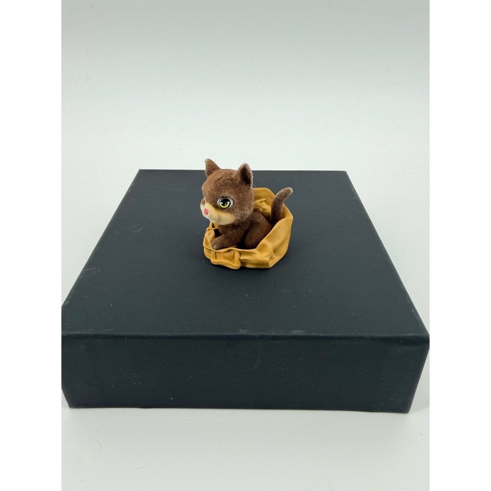 Kitty in My Pocket Smokey the British Shorthair Flocked Mini Figurine Brown 2022